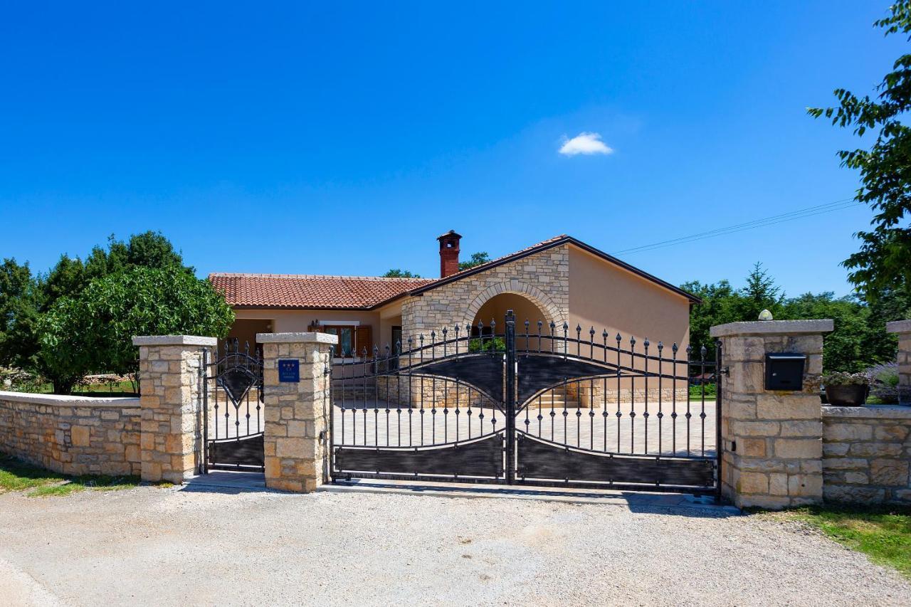 Villa Krizanci Žminj 外观 照片